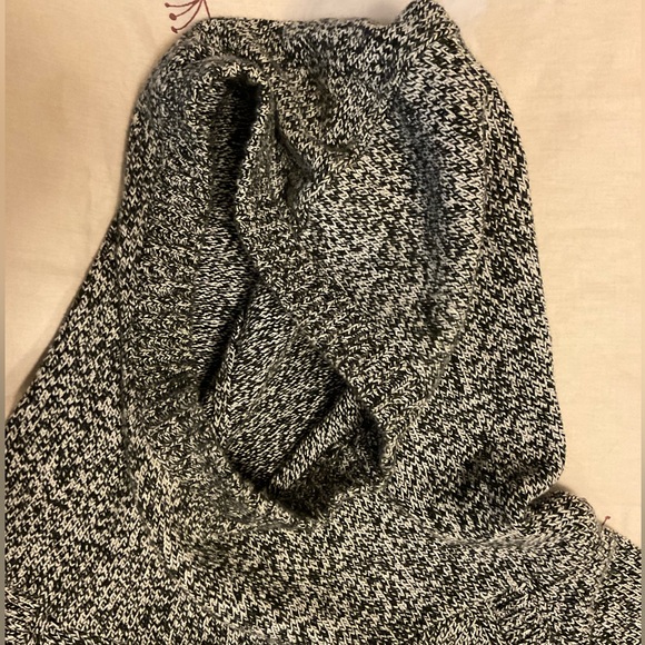 XXL Bench Pullover Sweater - Picture 5 of 5